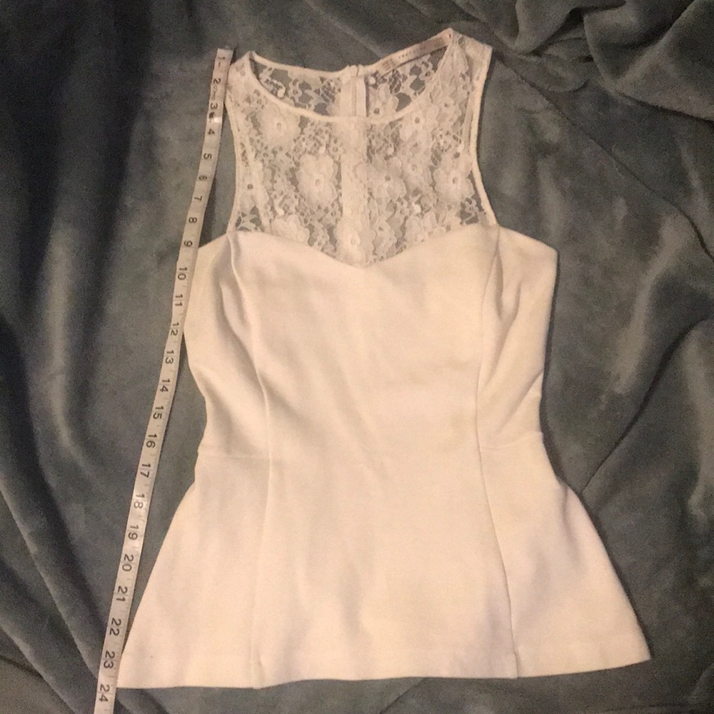 🌼Trafaluc by Zara White Lace Peplum Top - GUC🌼